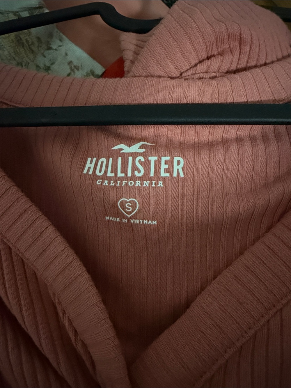 Hollister Ribbed Button-Front Tie Hem Top - Rose - Picture 3 of 3